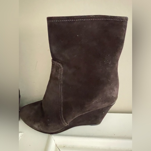 Prada dark brown suede bootie with platform bottom size 36.5 - Authenticated - Picture 3 of 12